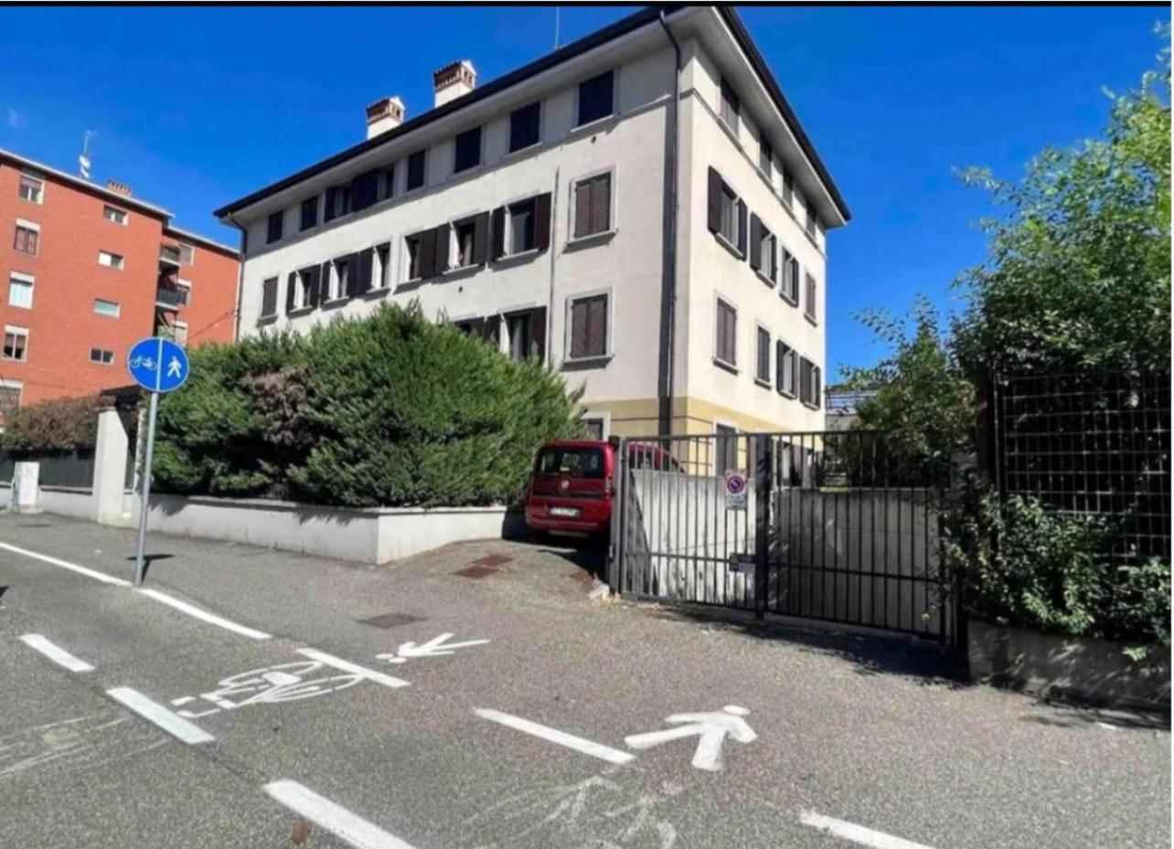 Ferrarese209 Apartment Bologna Bagian luar foto